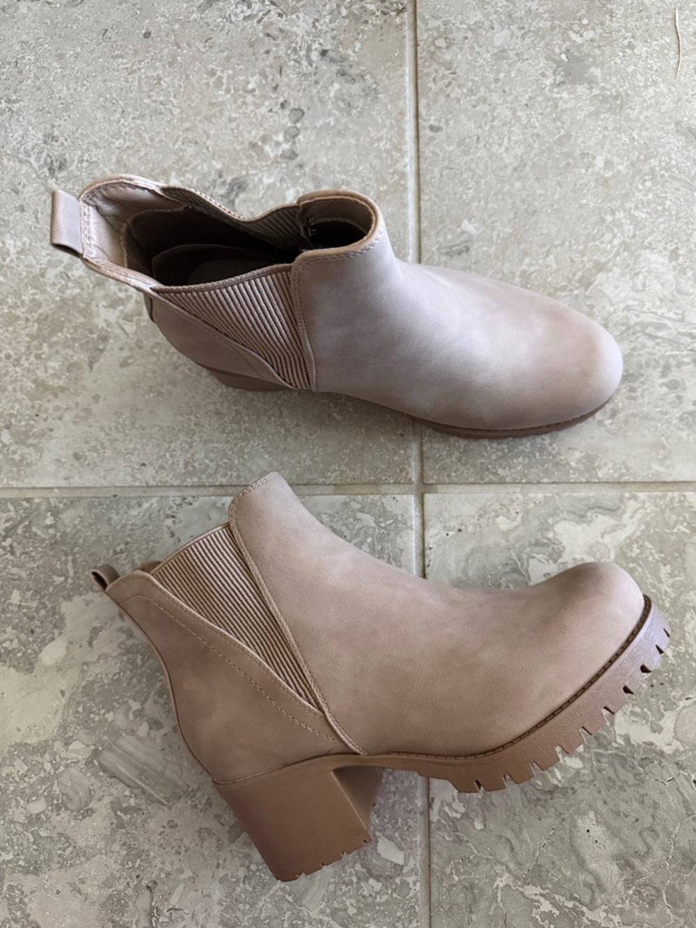 MIA Jody Chelsea Ankle Boots in Taupe, Size 8.5 Wide Fit, New in Box - Picture 5 of 8
